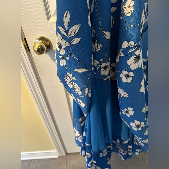 Beautiful/flowing Floral Print dress. Faux Wrap Midi Dress with layers size 14 - Picture 8 of 13